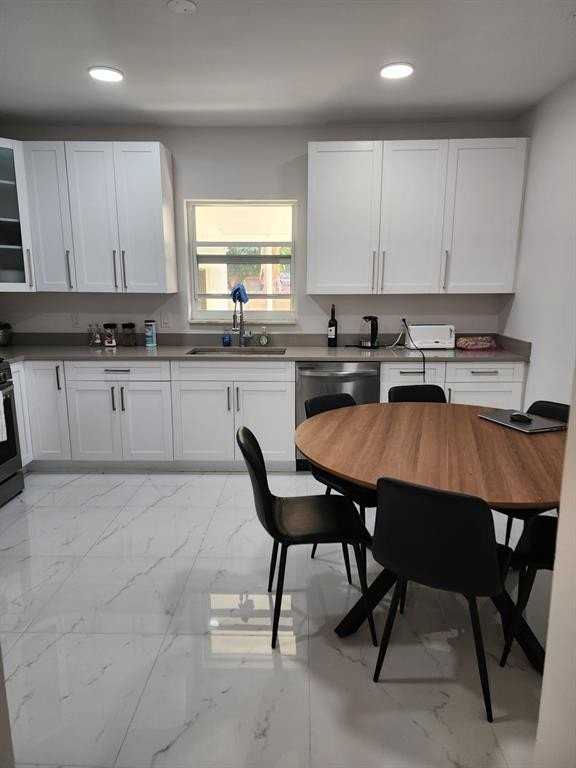 2005 Mercer Ave - Photo 6 of 19