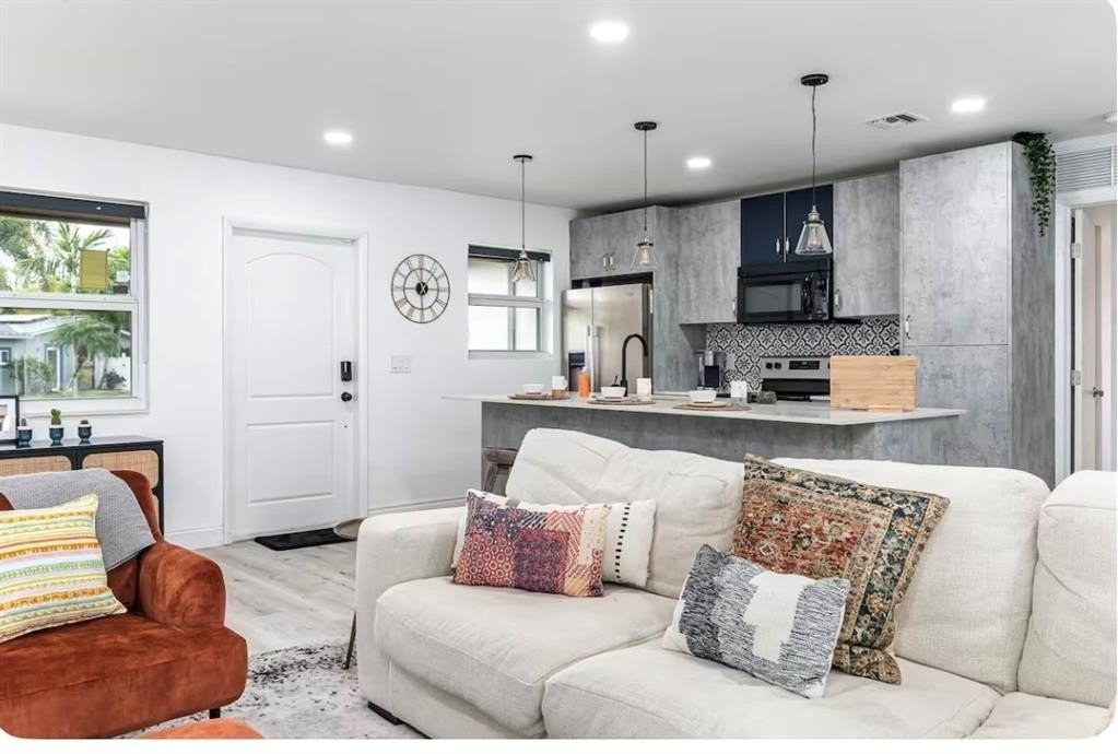 2648 Nw 9th Ln - Photo 6 of 23