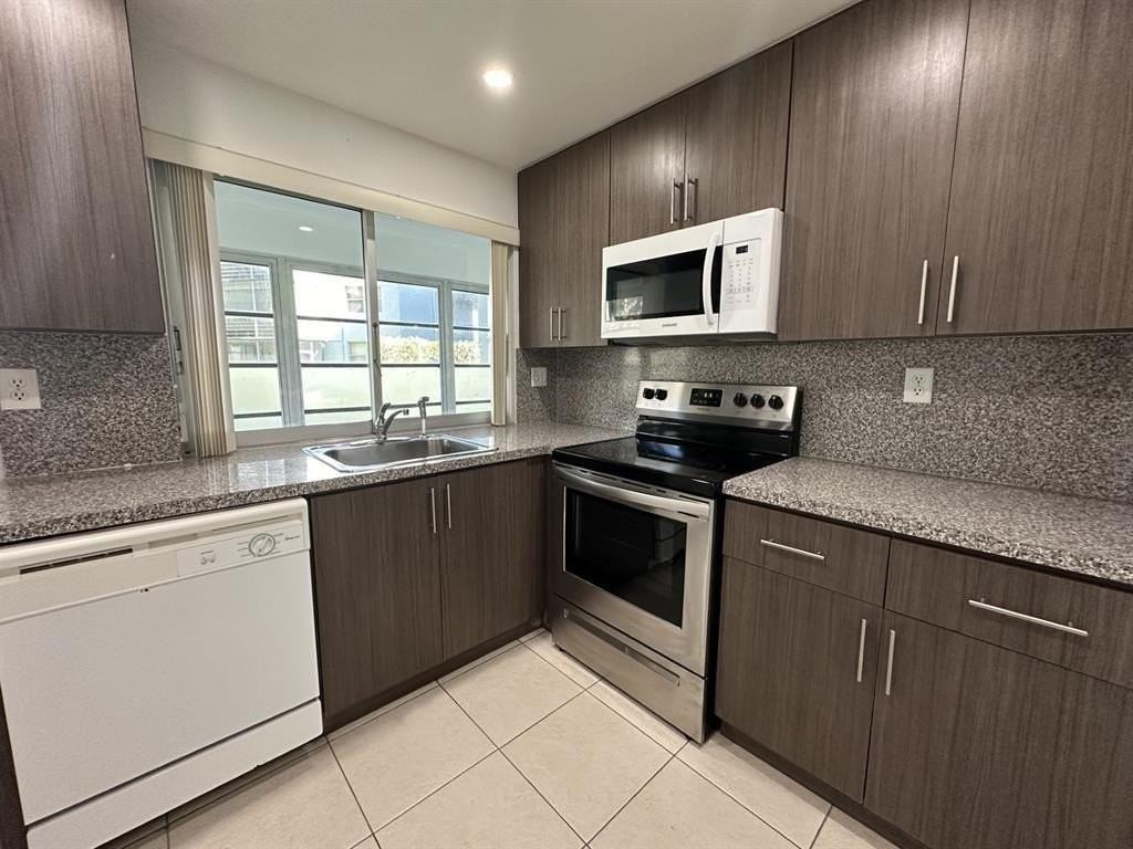 9401 Lime Bay Blvd #115 - Photo 6 of 18