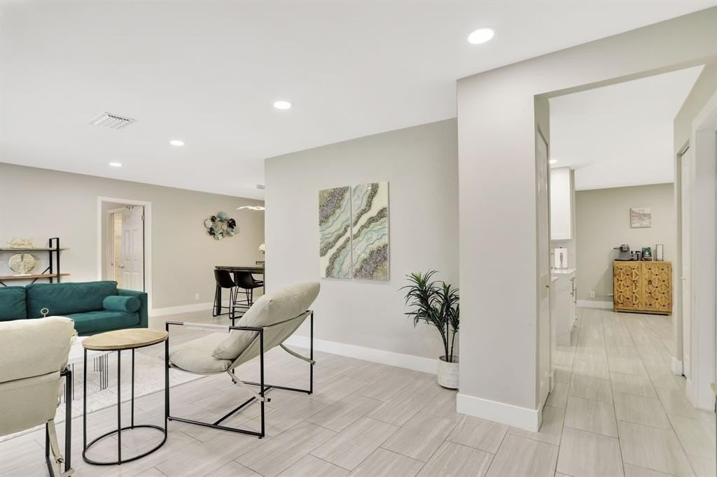 1035 Nw 5th Ave - Photo 5 of 50