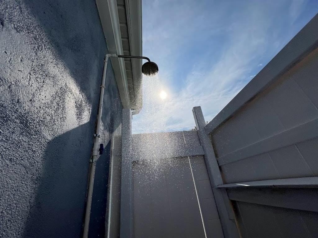 1810 Elizabeth St - Photo 6 of 27