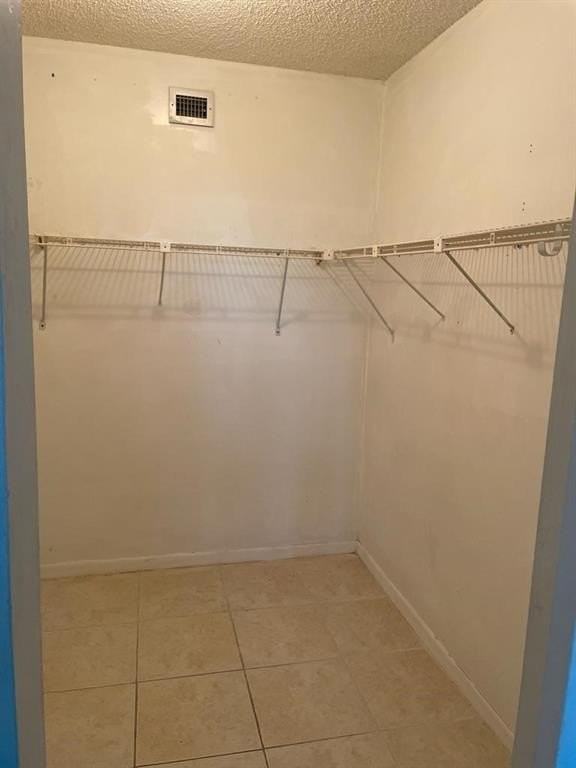 3900 Nw 76th Ave - Photo 3 of 7