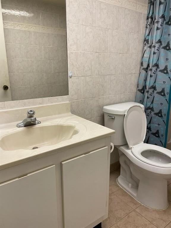 3900 Nw 76th Ave - Photo 4 of 7