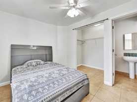 2640 Ne 10th Ave - Photo 1 of 1