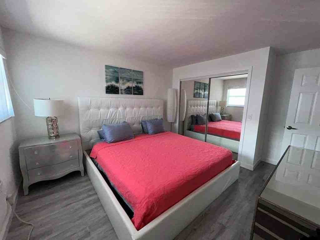 3510 Harrison St #4 - Photo 4 of 7