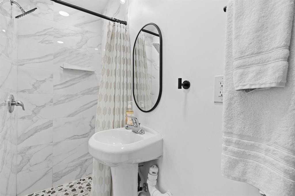 615 Se 11th Ave - Photo 6 of 25