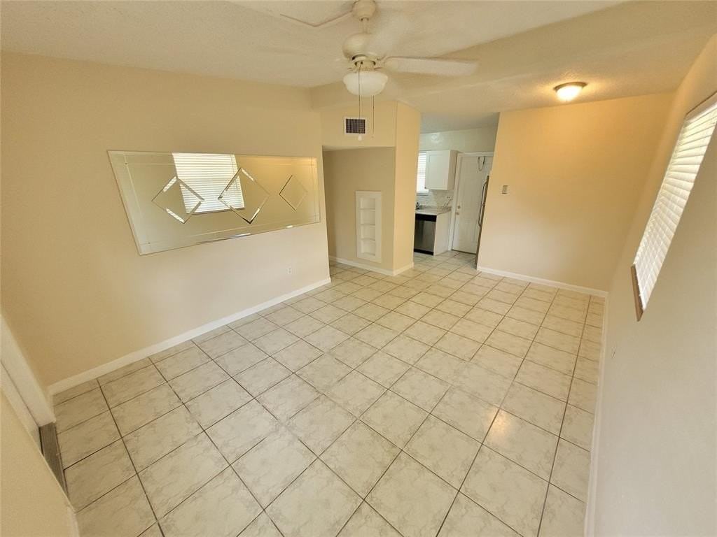 4870 Ne 16th Ave - Photo 4 of 16