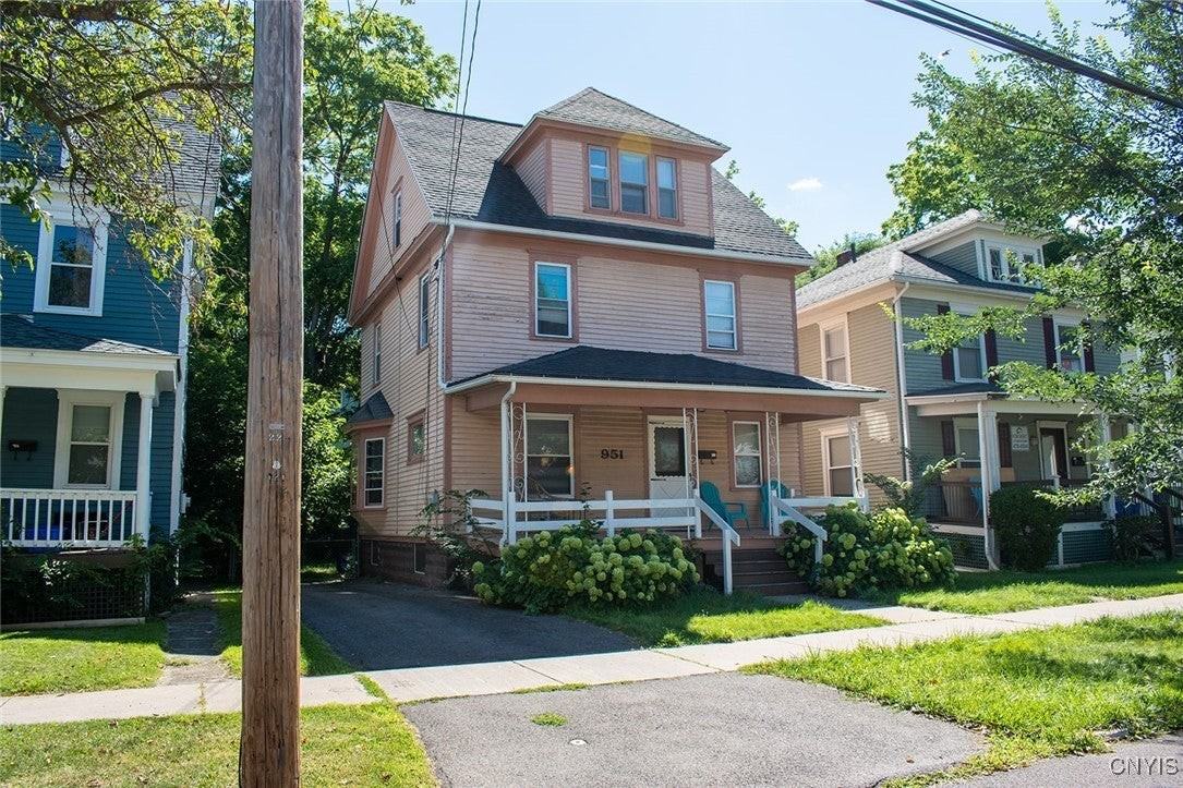 951 Lancaster Ave - Photo 2 of 29