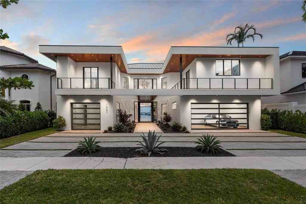 1957 Harbourview Dr - Photo 2 of 50