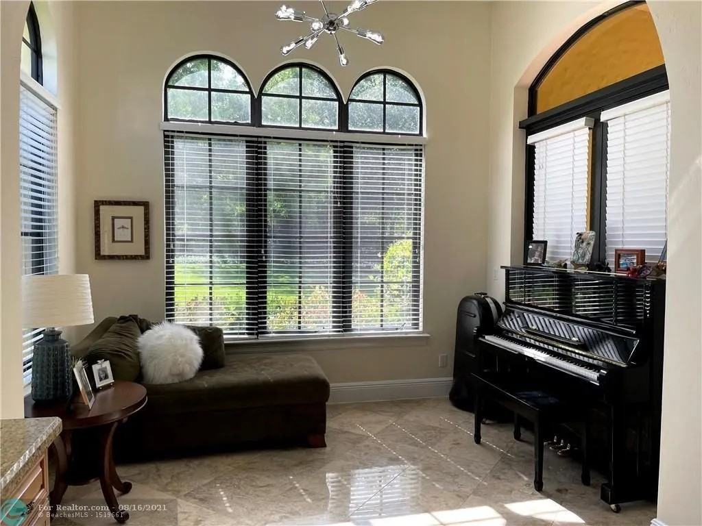 7136 Spyglass Avenue - Photo 4 of 22