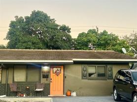 2624 Ne 10th Ter - Photo 1 of 1