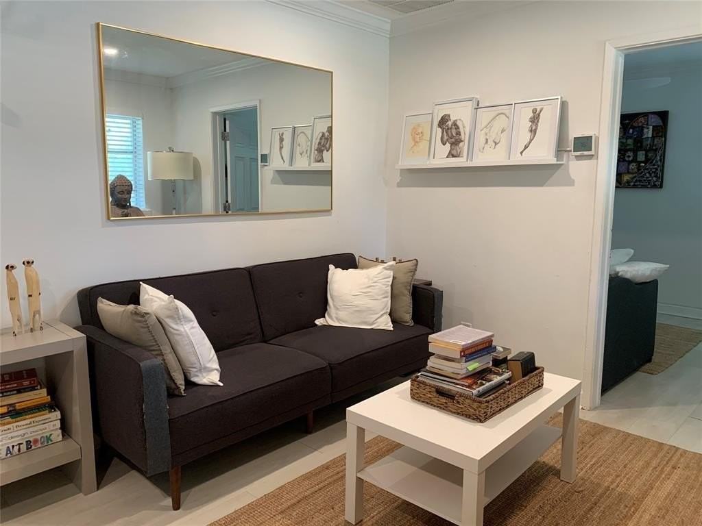 801 Sw 10th St #2 - Photo 7 of 33