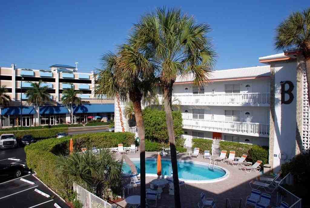 120 Ne 20th Ave #12 - Photo 3 of 21