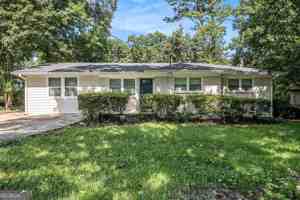featured image of 1975 Glenmar Dr