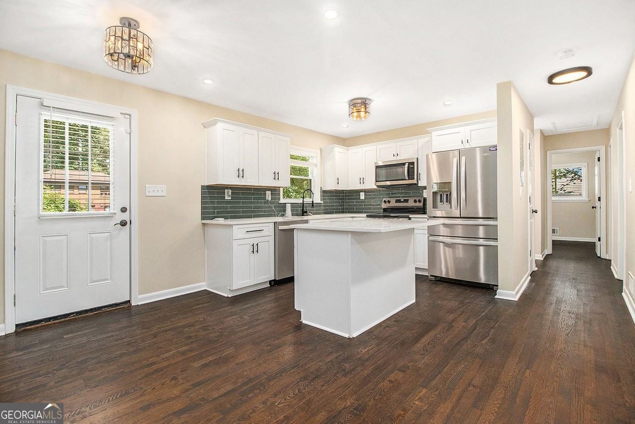 1975 Glenmar Dr - Photo 7 of 30