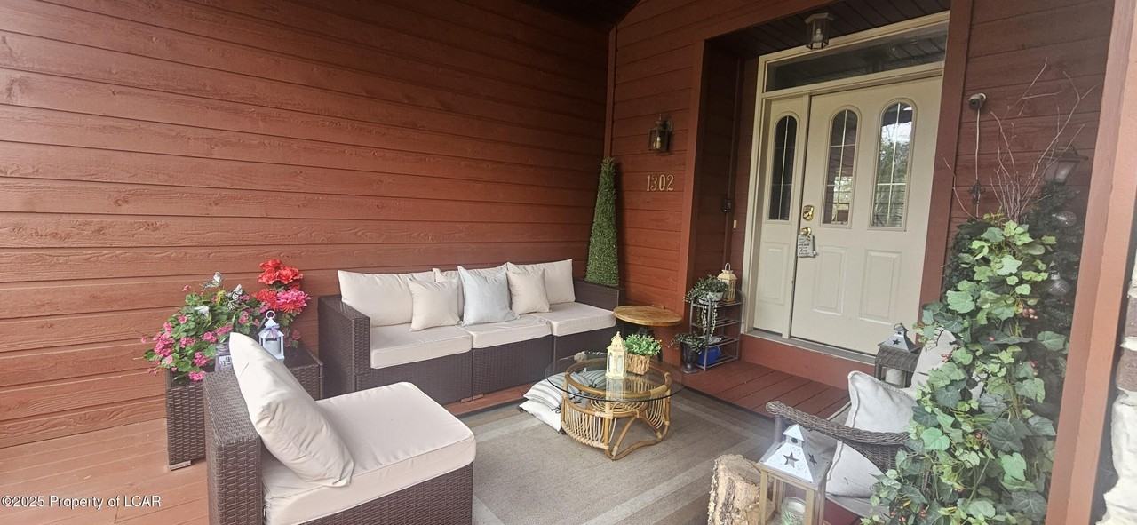 154 Country Club Dr - Photo 2 of 50