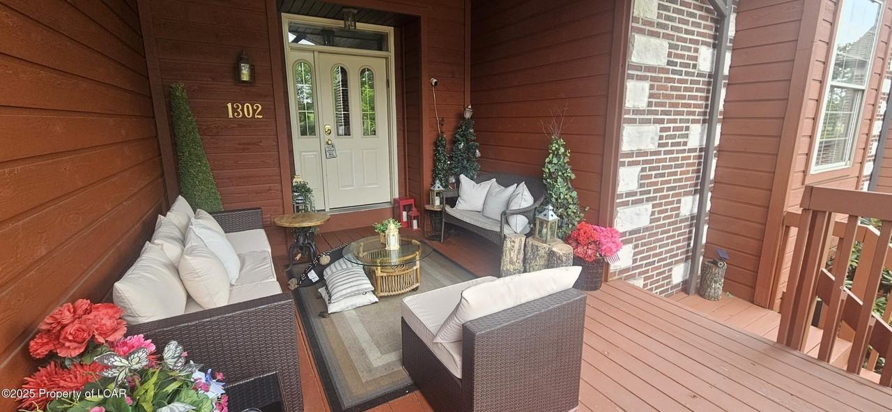 154 Country Club Dr - Photo 3 of 50