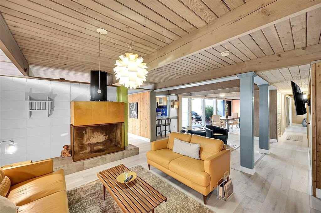 234 Pine Avenue - Photo 2 of 32