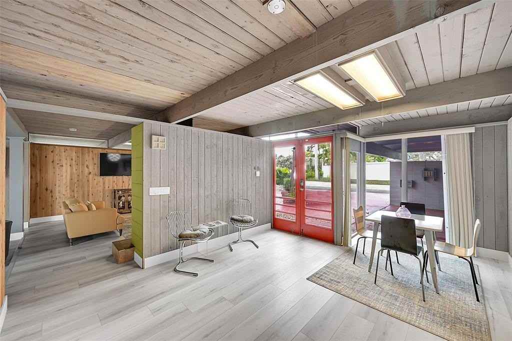 234 Pine Avenue - Photo 4 of 32