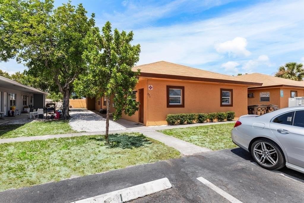 271 Southwest 1st Street #2