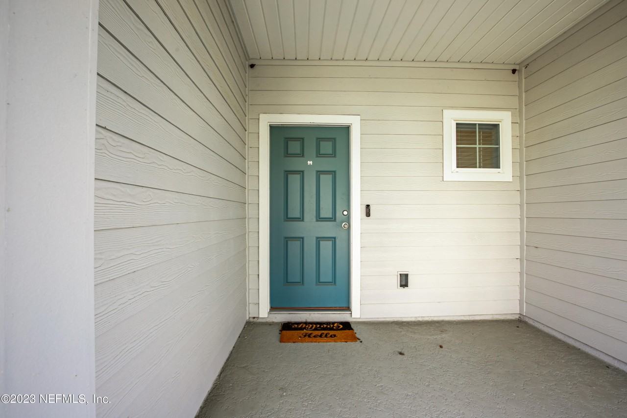 10377 Benson Lake Dr - Photo 3 of 32