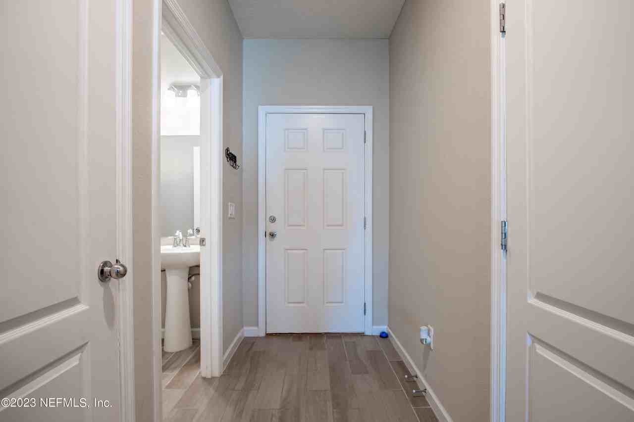 10377 Benson Lake Dr - Photo 4 of 32