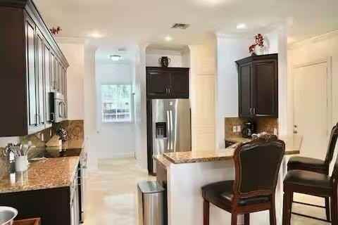 700 Sw 8th Way - Photo 4 of 26