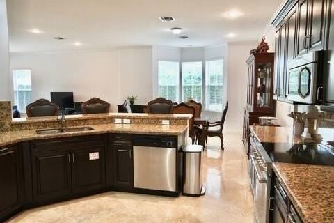 700 Sw 8th Way - Photo 5 of 26