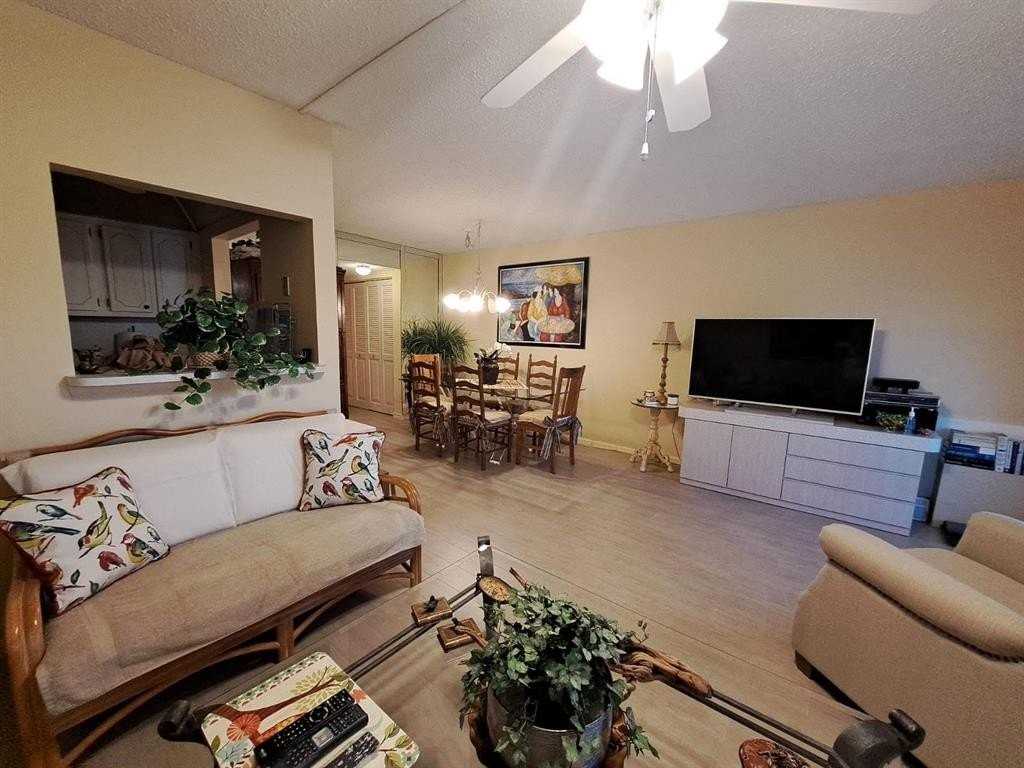 336 Oakridge S #336 - Photo 5 of 15