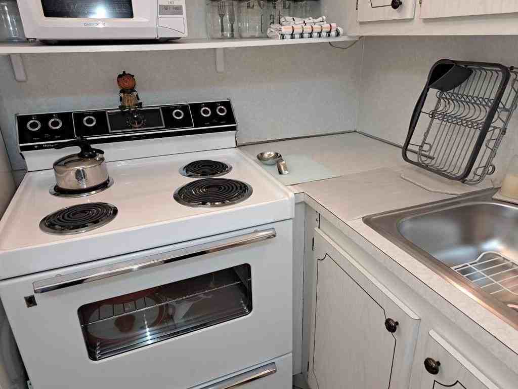 336 Oakridge S #336 - Photo 7 of 15