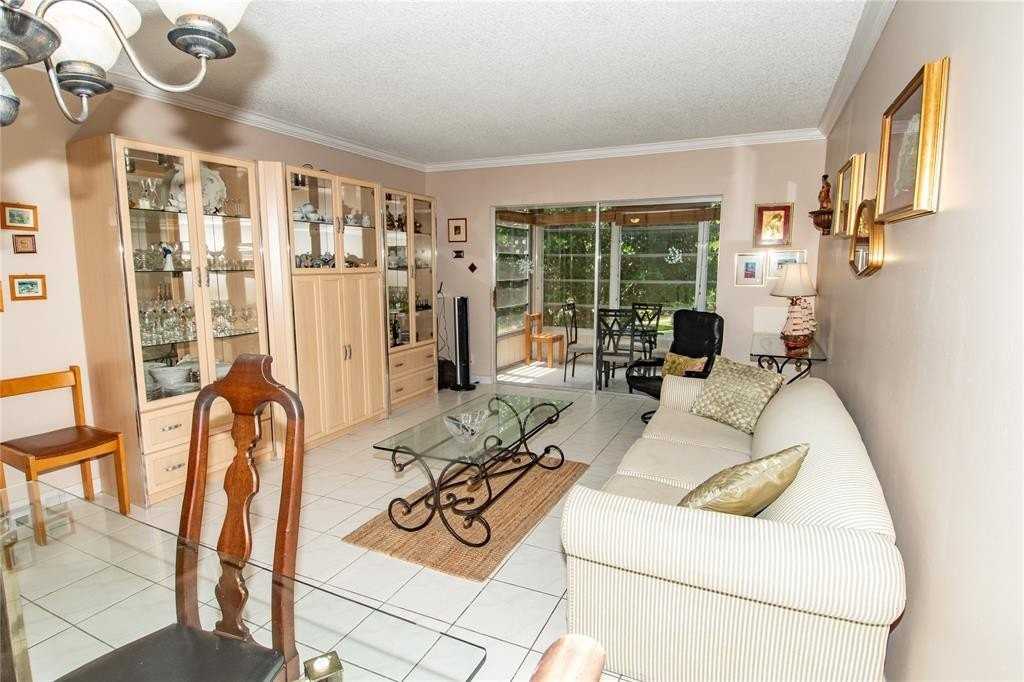 5003 Nw 35th St #503 - Photo 3 of 31