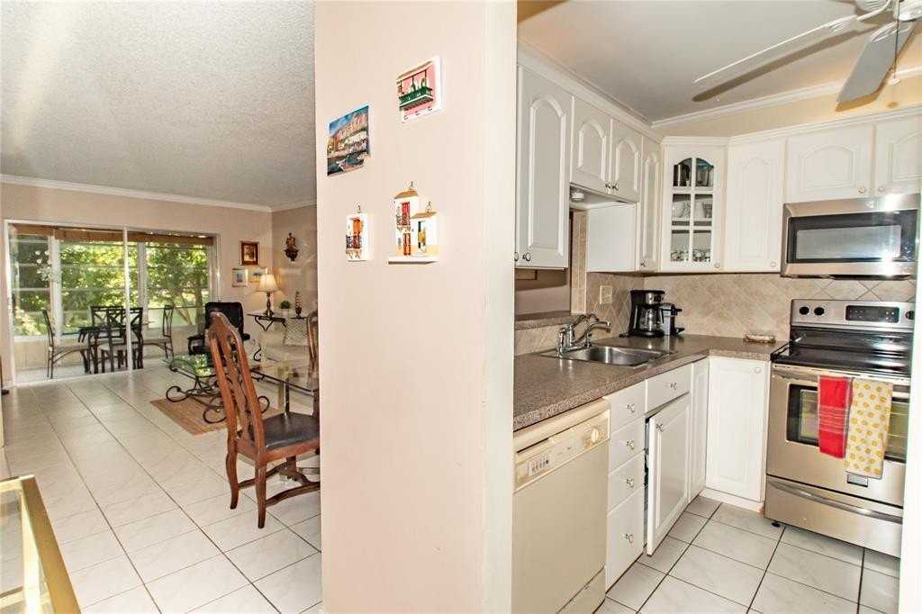 5003 Nw 35th St #503 - Photo 6 of 31