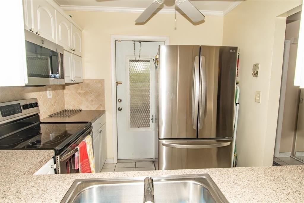 5003 Nw 35th St #503 - Photo 7 of 31