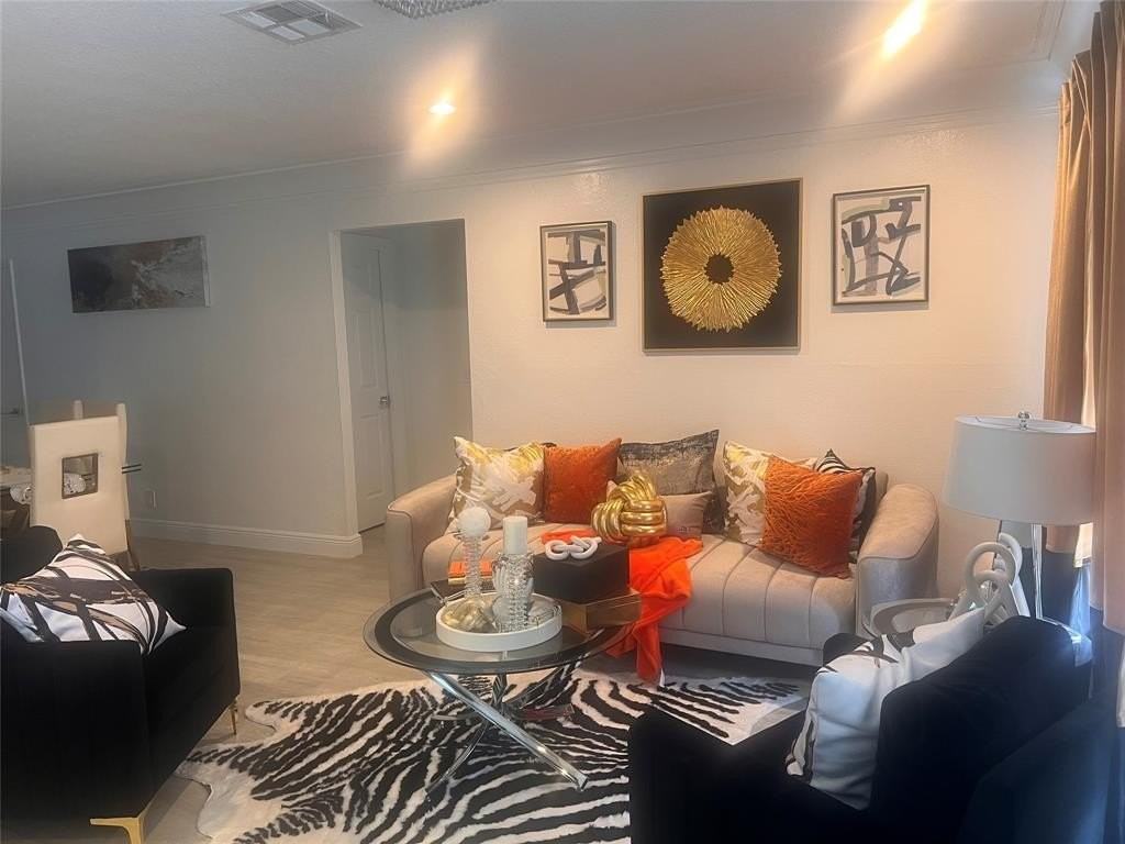 1741 Ne 39th St - Photo 4 of 14