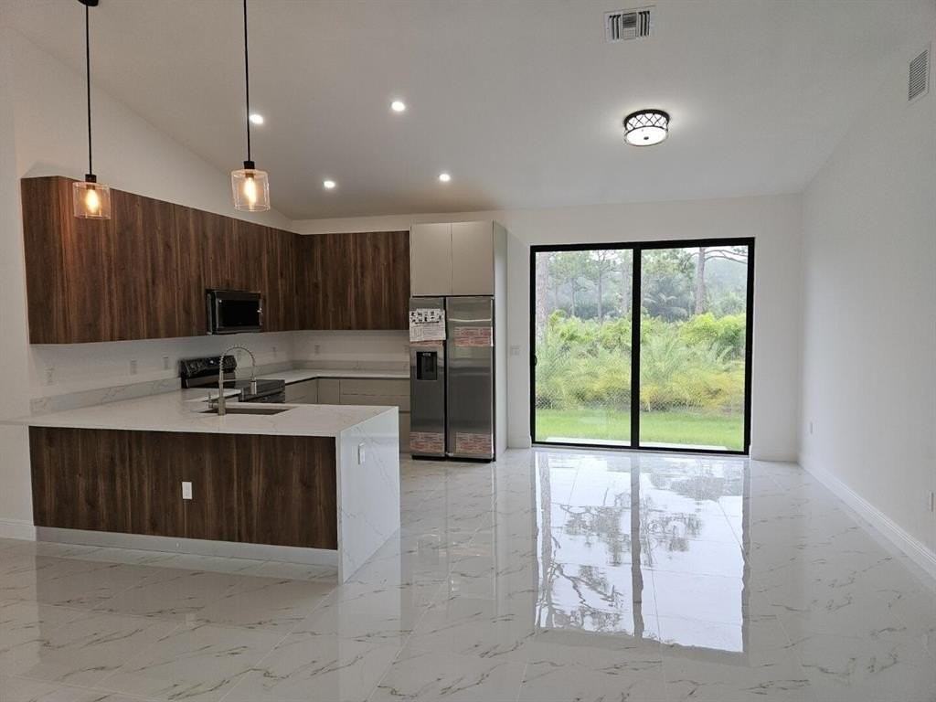 6490 Park Ln W - Photo 7 of 24