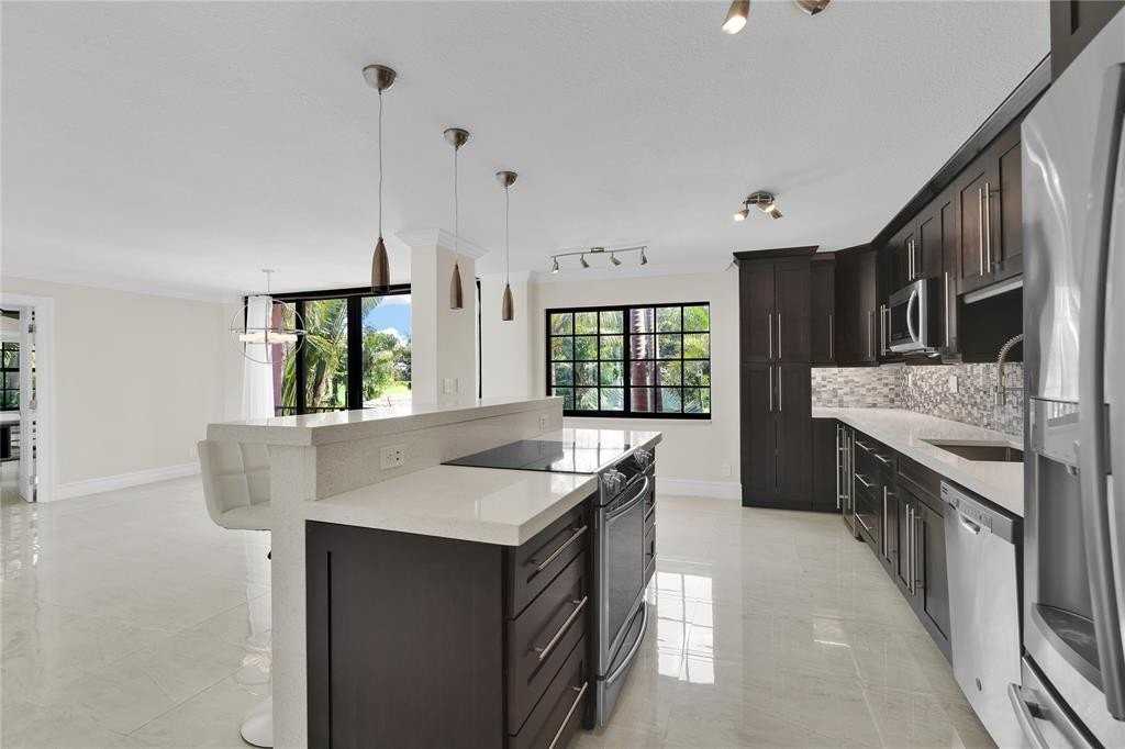 250 E Royal Palm Rd #2A - Photo 2 of 26