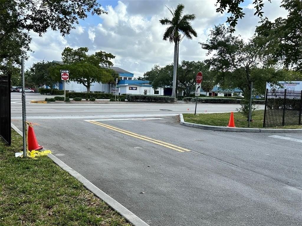 5900 Nw 17th Pl #103 - Photo 6 of 24