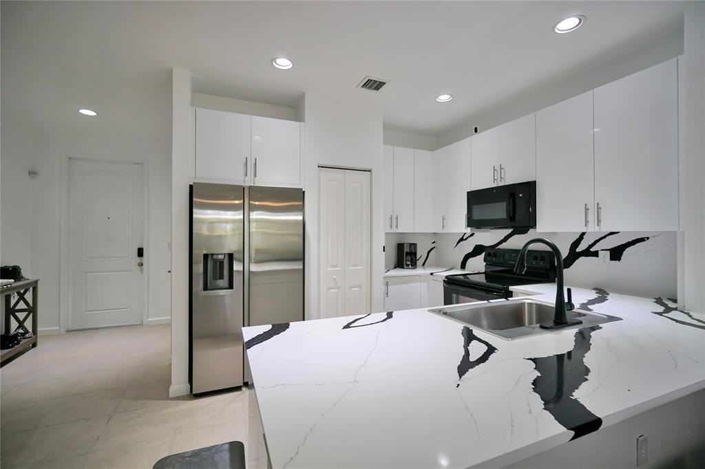 378 Ne 47th Pl #378 - Photo 3 of 31