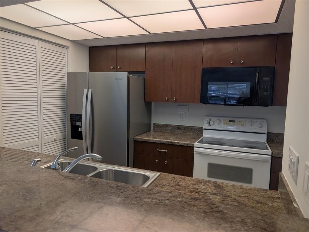 1061 Nw 122nd Ter - Photo 4 of 5