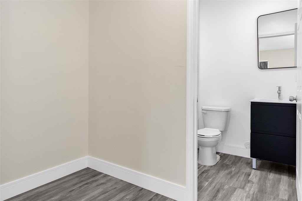 2451A Nw 21st St - Photo 5 of 24