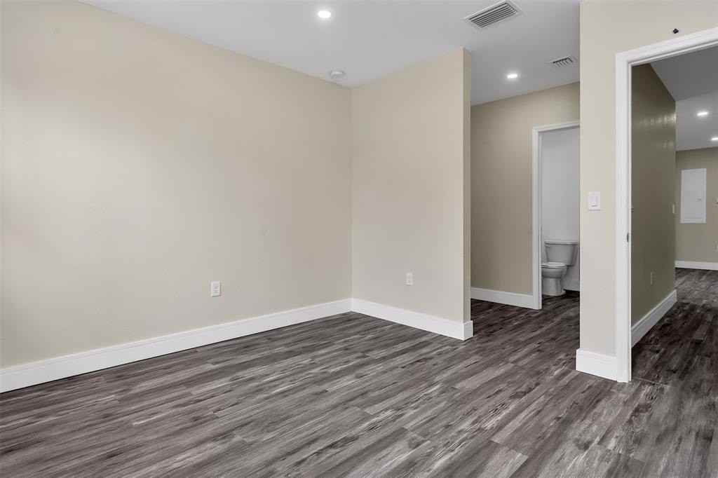 2451A Nw 21st St - Photo 6 of 24