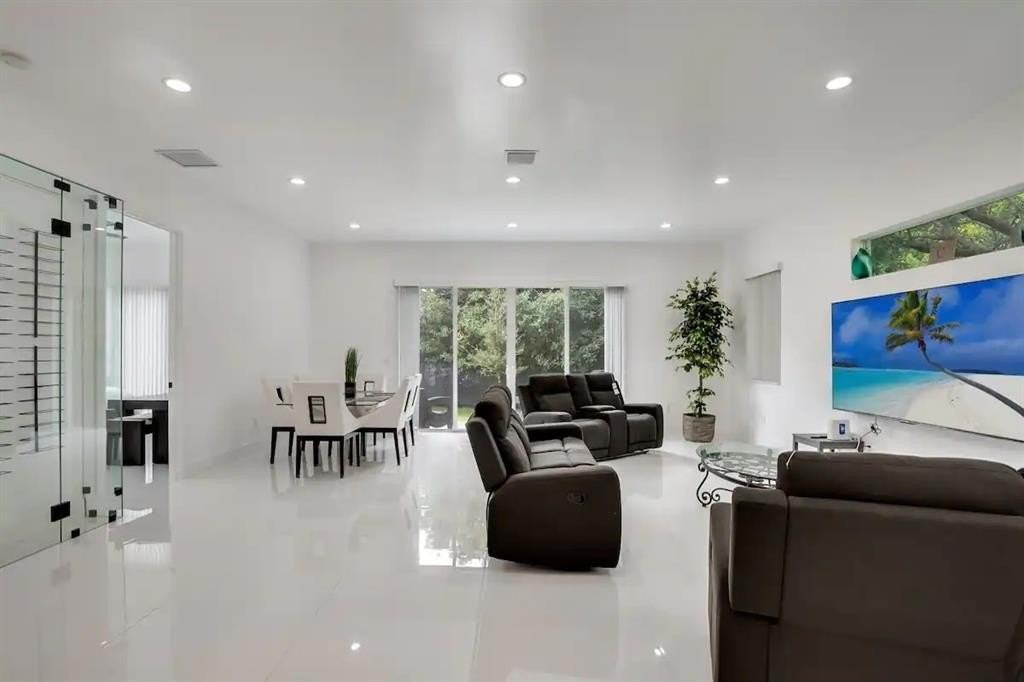 2962 Nw 10th Ct - Photo 6 of 29