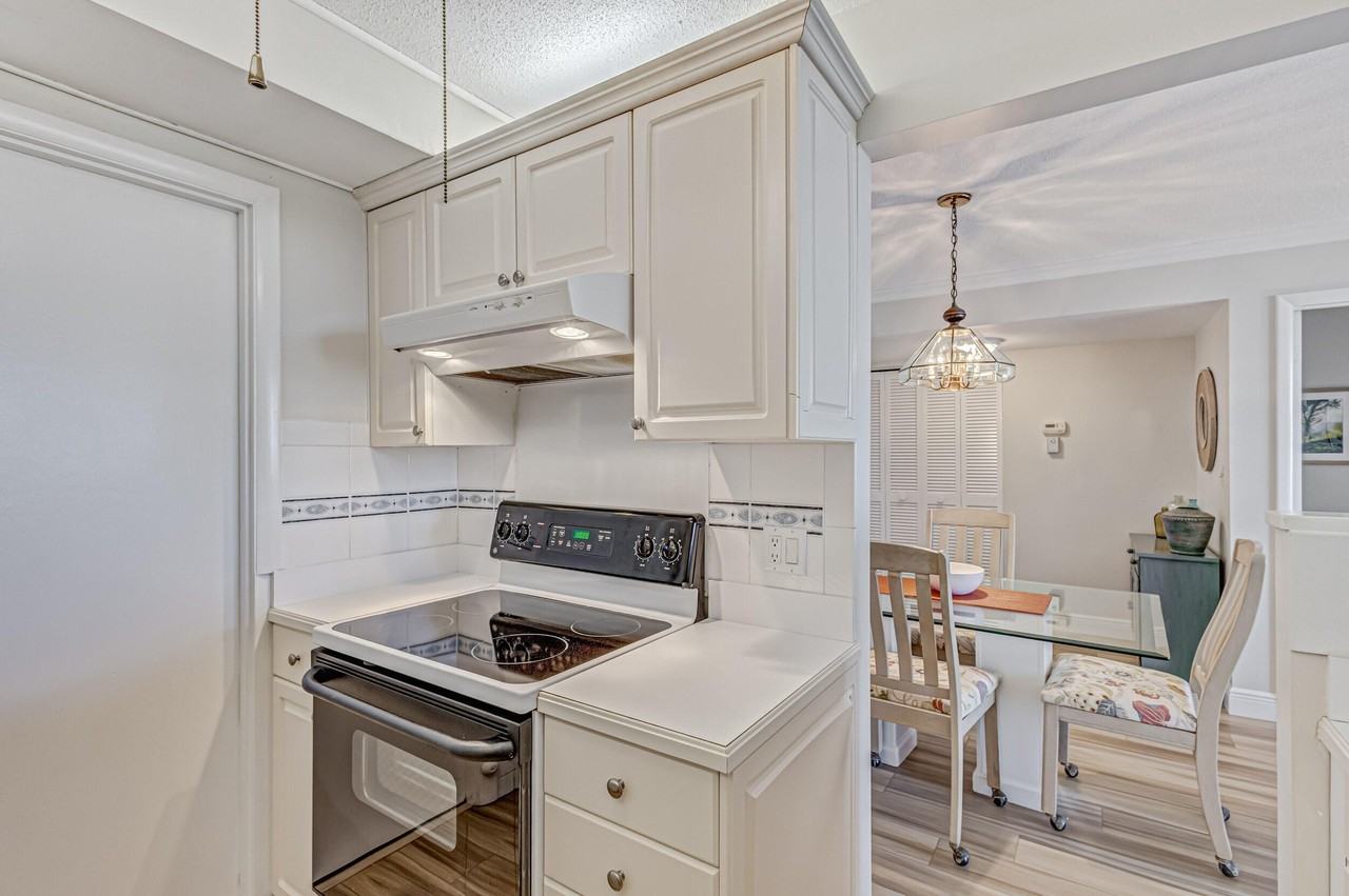 630 Ocean Dr #505 - Photo 7 of 49