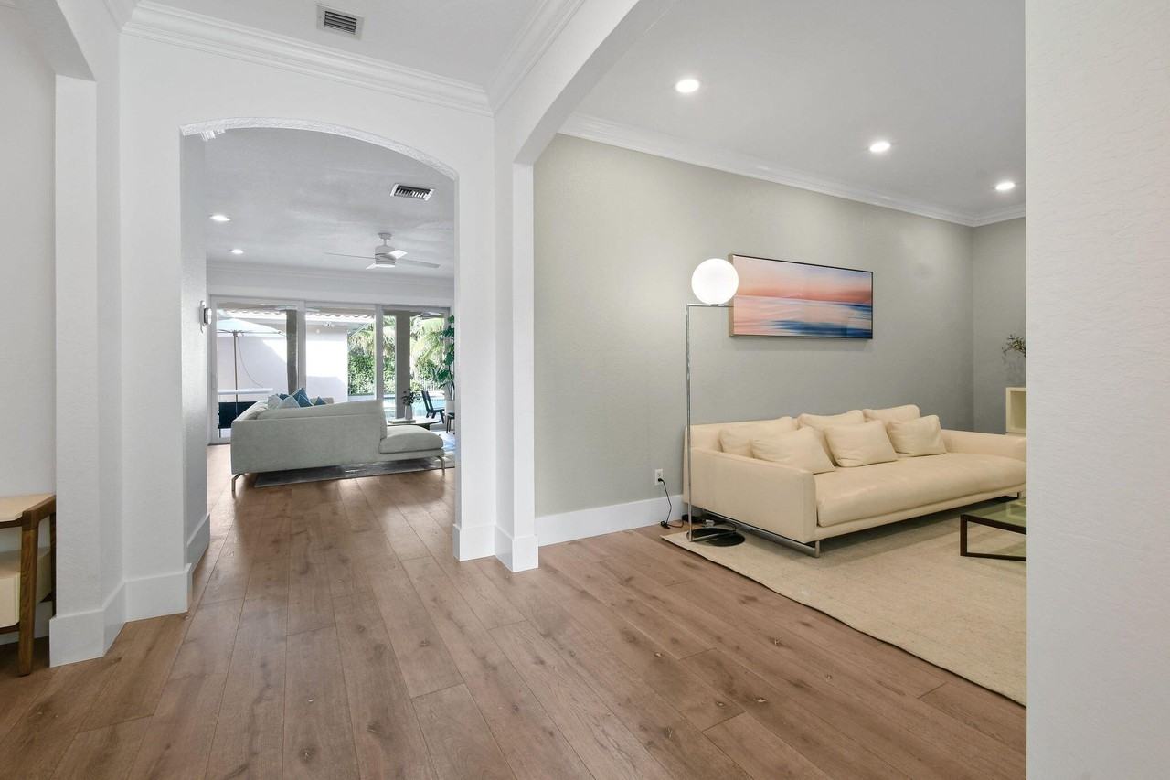 158 Ennis Ln - Photo 4 of 50