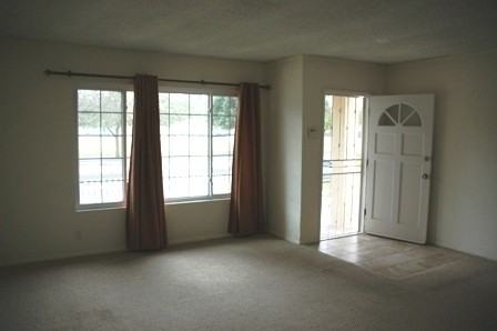 17947 Emelita St - Photo 2 of 10