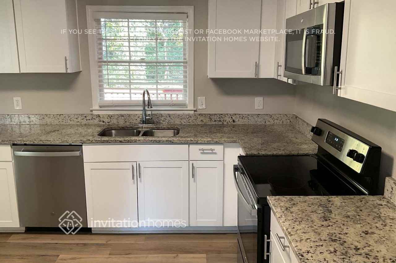 3253 Georgian Woods Cir - Photo 7 of 13