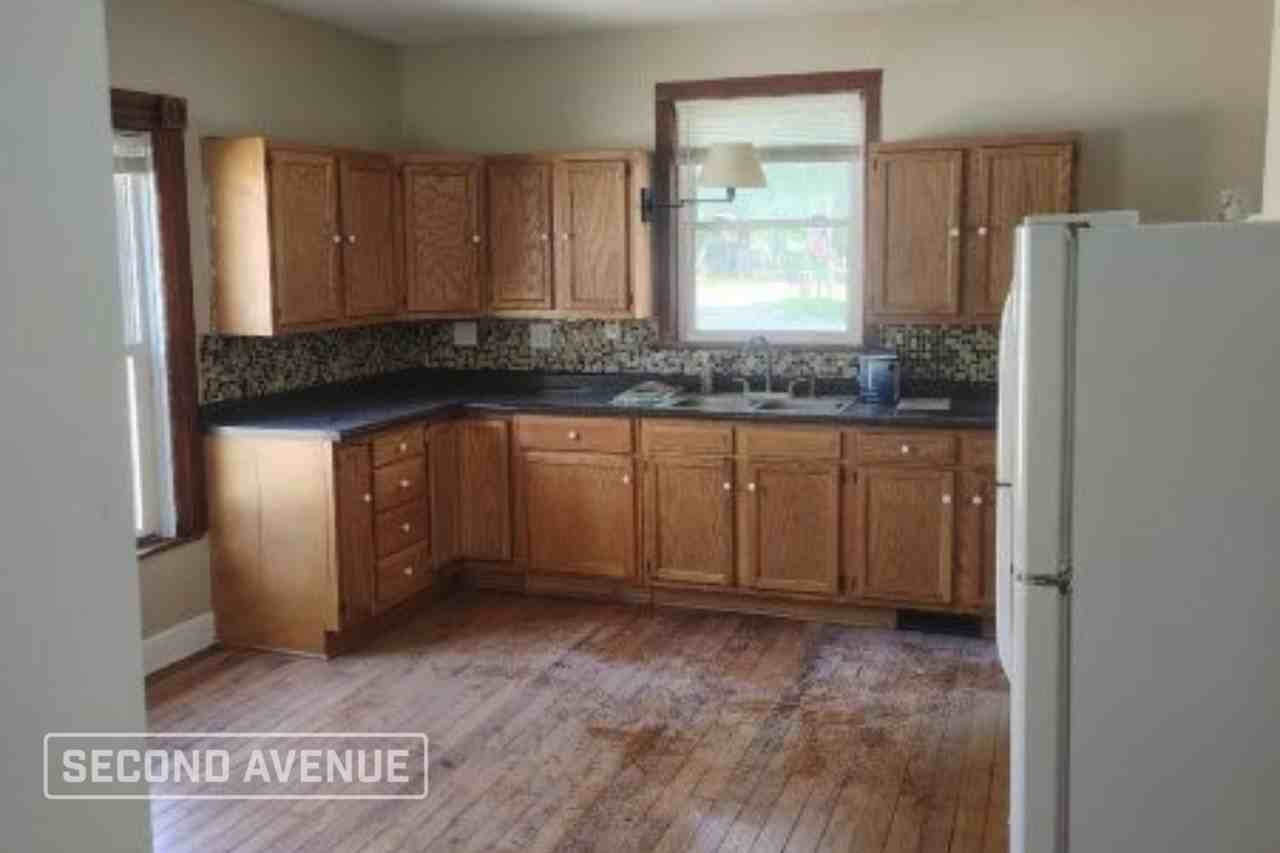 1306 Water St - Photo 4 of 20