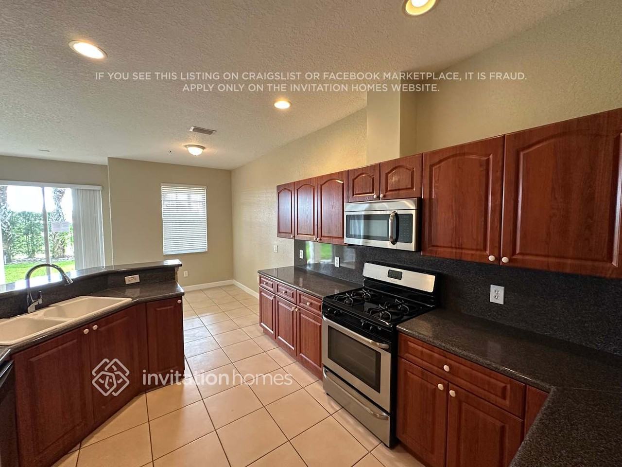 10469 Galleria St - Photo 7 of 17