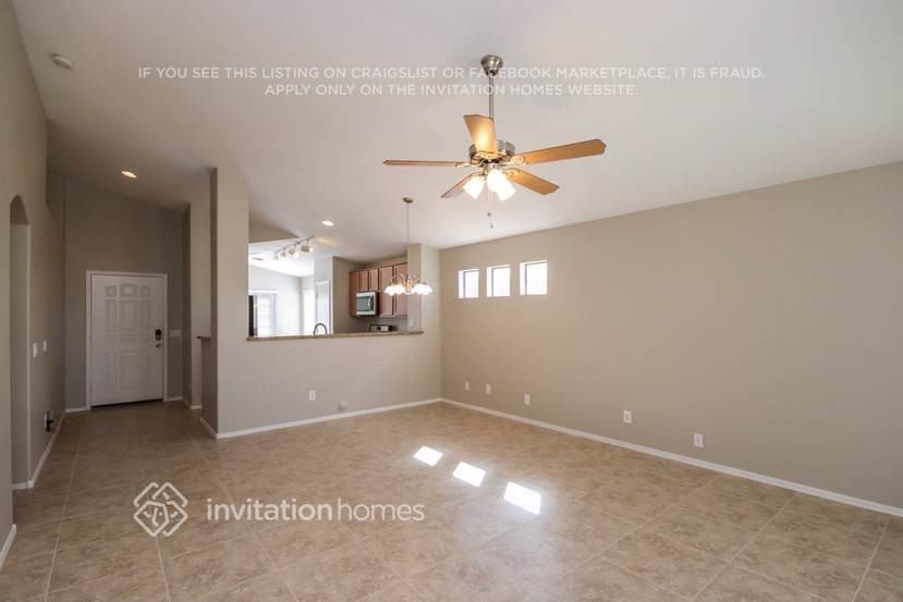 364 S Bermuda Dr - Photo 2 of 21