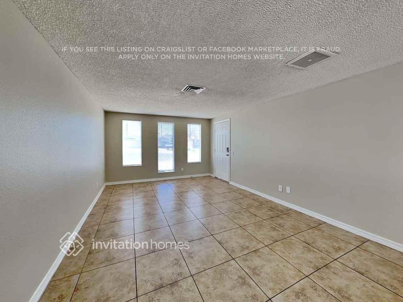 10108 W Glenrosa Ave - Photo 3 of 18